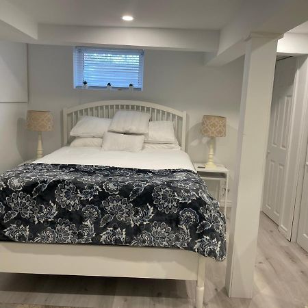 Newly Renovated 2 Bedroom 1 Ba *10 Min Walk To Falls* Niagara Şelalesi Dış mekan fotoğraf